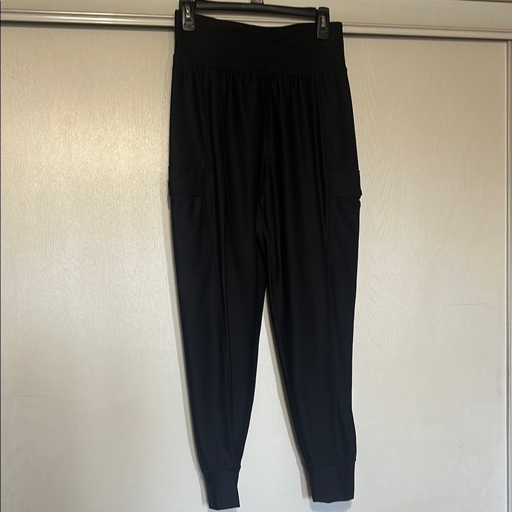 🆕Women’s Black Extra High Rise Jogger Pants M